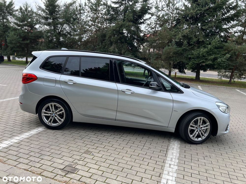 BMW Seria 2 220i Gran Tourer Sport-Aut Sport Line - 9