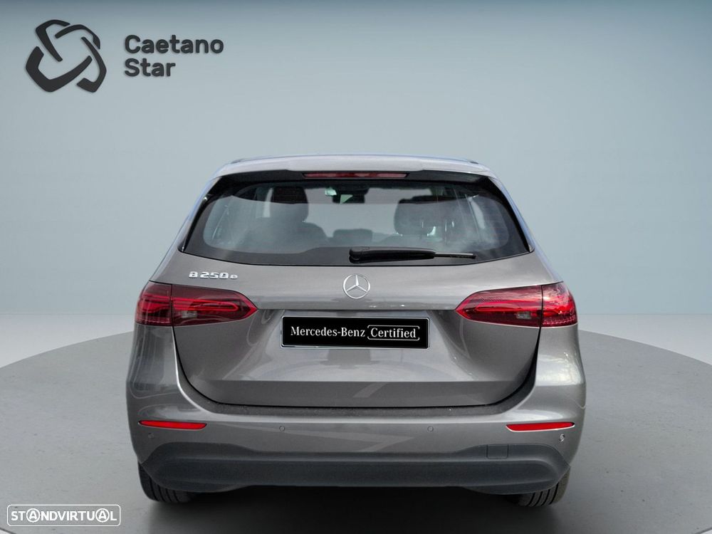 Mercedes-Benz B 250 e - 7