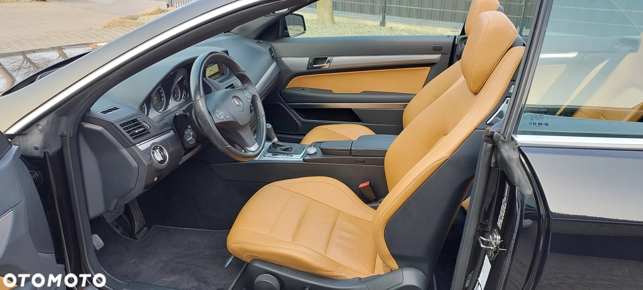 Mercedes-Benz Klasa E 200 CGI Cabrio BlueEFFICIENCY Automatik Avantgarde - 7