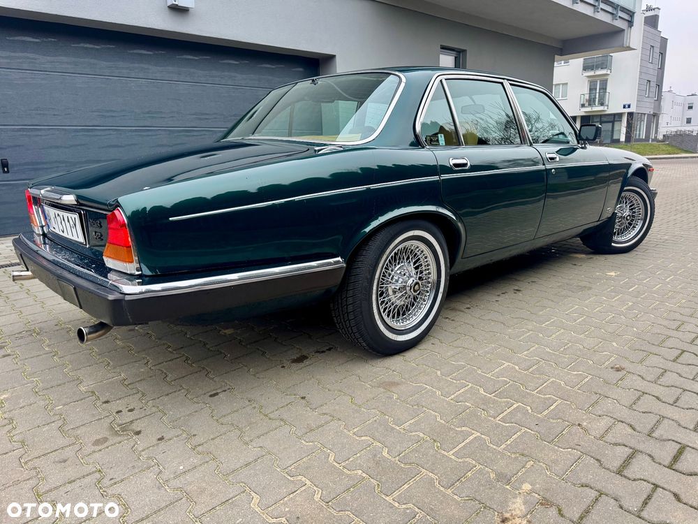 Jaguar XJ - 4