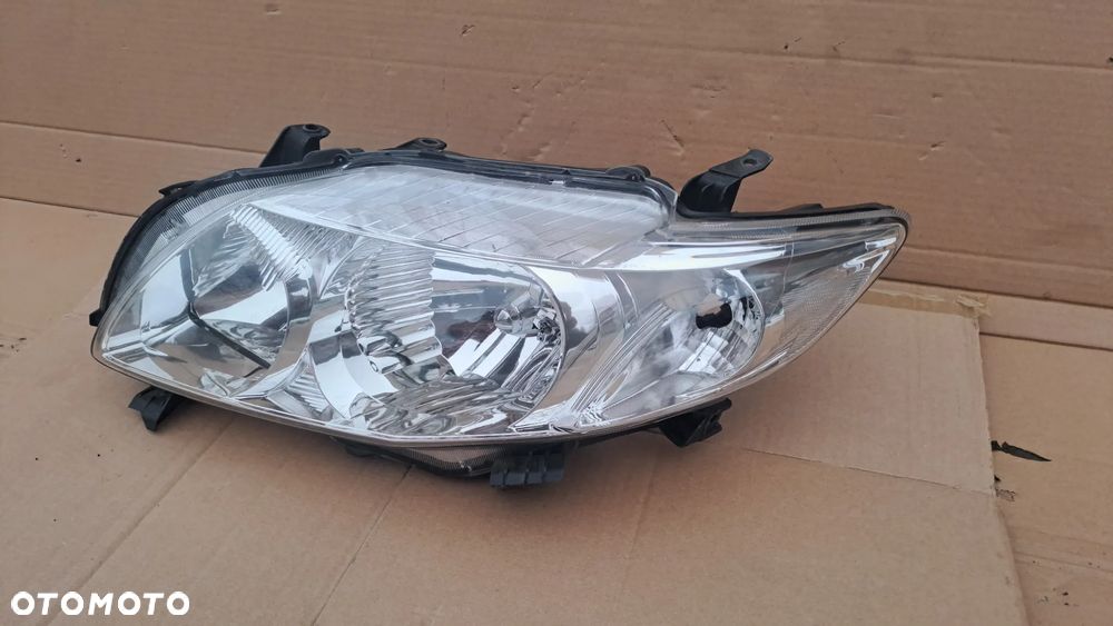 TOYOTA COROLLA E15 2006-10 LEWA LAMPA PRZEDNIA - 2