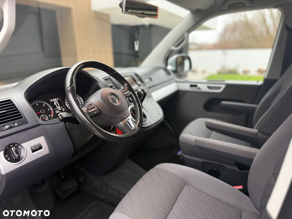 Volkswagen Multivan - 15