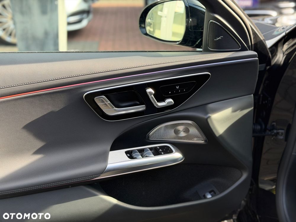 Mercedes-Benz Klasa E 220 d mHEV 4-Matic AMG 9G-Tronic - 27