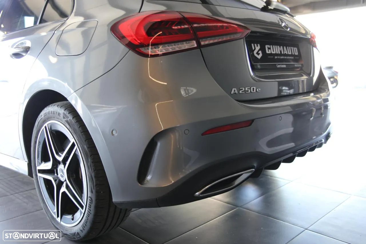 Mercedes-Benz A 250 e AMG Line - 4