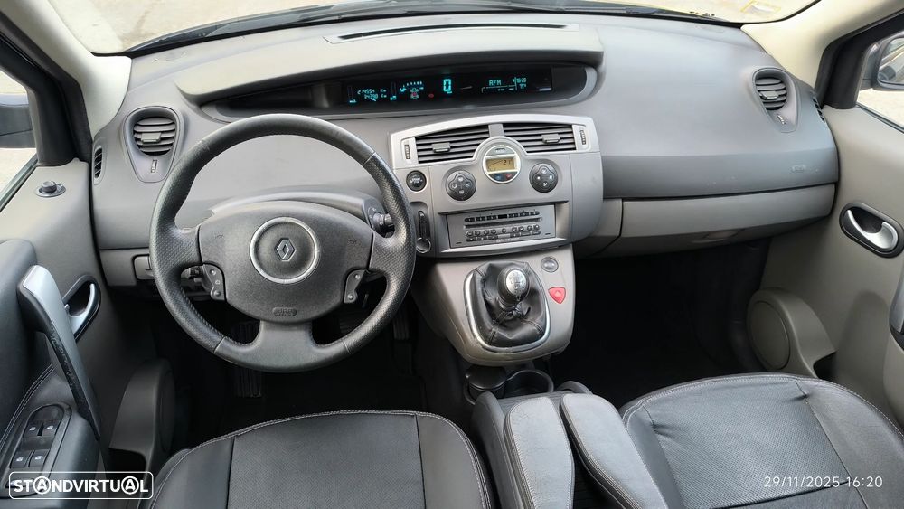 Renault Scénic 1.5 dCi Dynamique S - 32