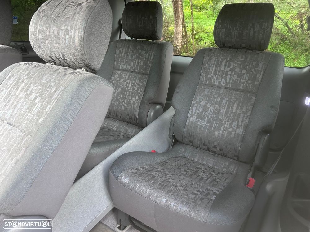 Toyota Previa 2.0 D4D Pack - 10