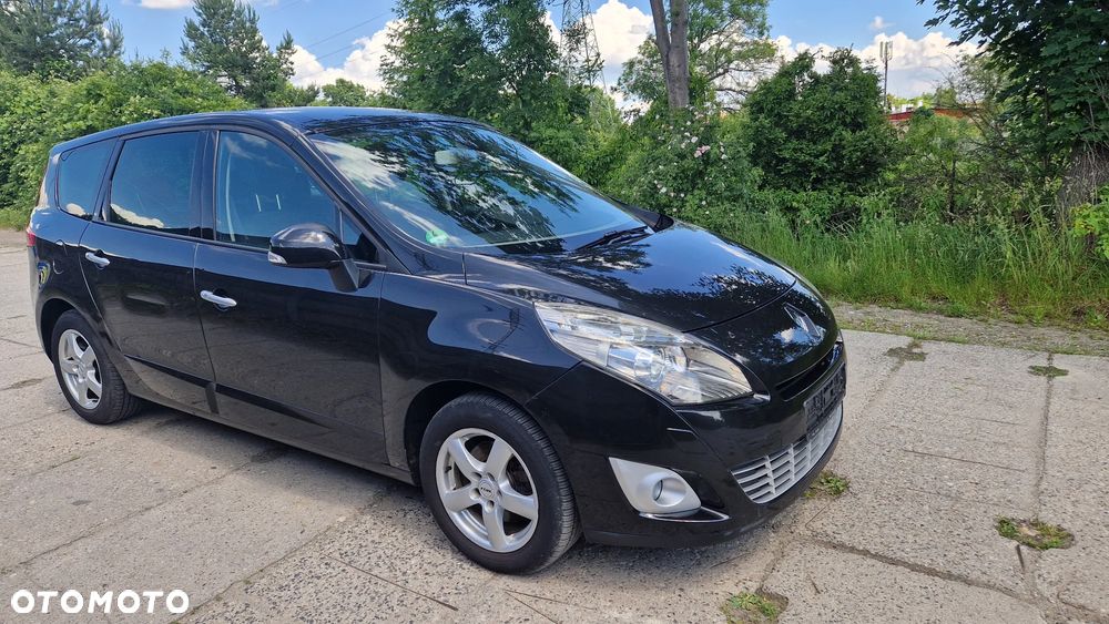 Renault Grand Scenic - 27
