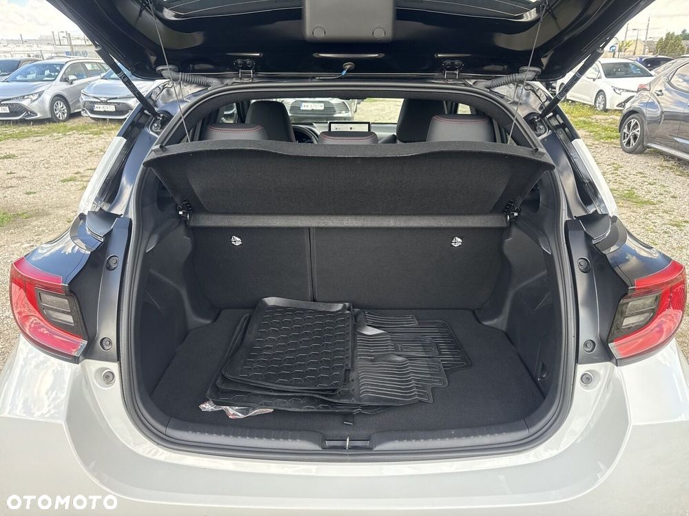 Toyota Yaris Hybrid 1.5 GR Sport - 15