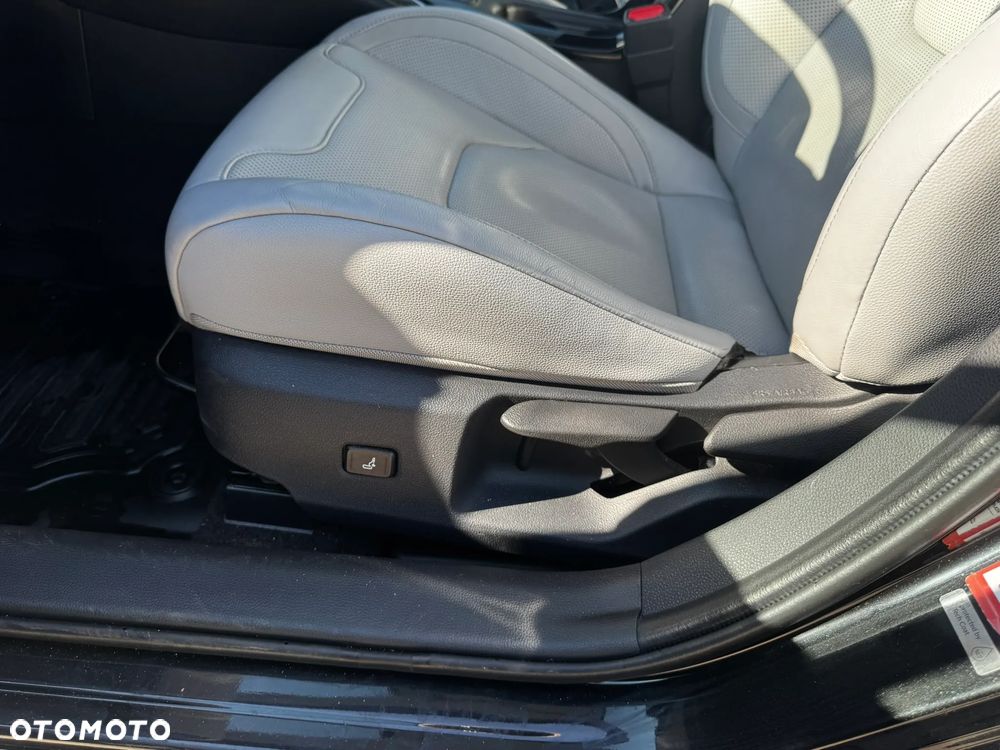 Toyota Corolla 2.0 Hybrid Executive - 19