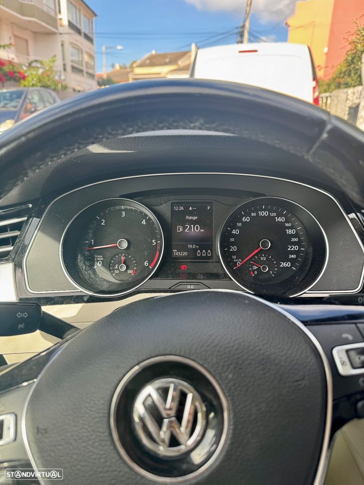 VW Passat Variant 1.6 TDI Confortline DSG - 6
