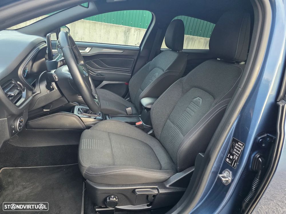 Ford Focus 1.0 EcoBoost Active X - 4
