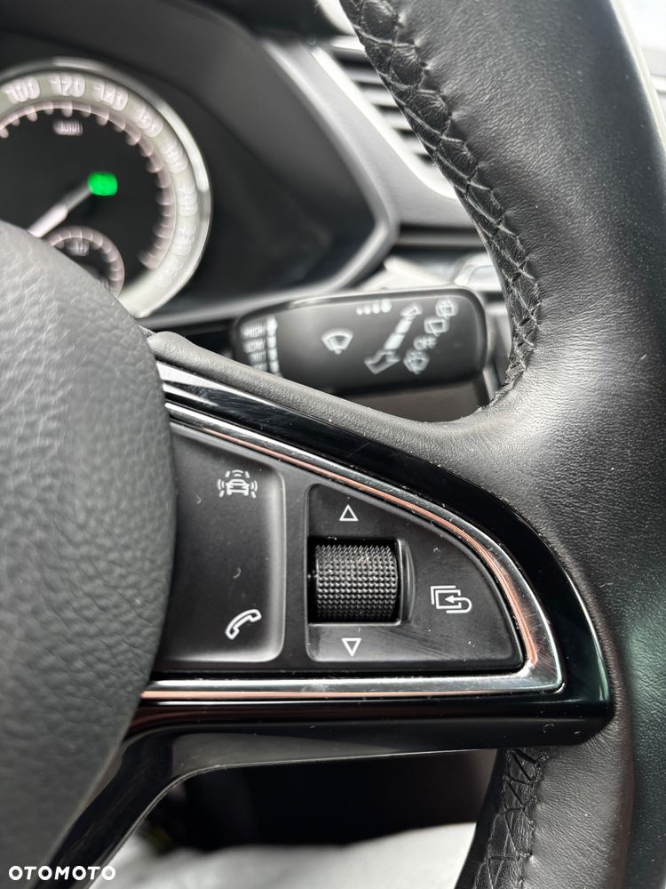 Skoda Superb 2.0 TDI 4x4 DSG L&K - 17