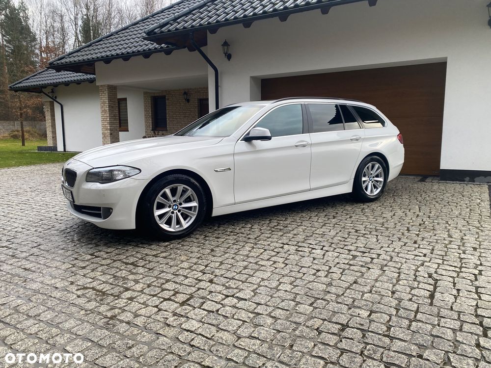 BMW Seria 5 525d xDrive Sport-Aut - 2
