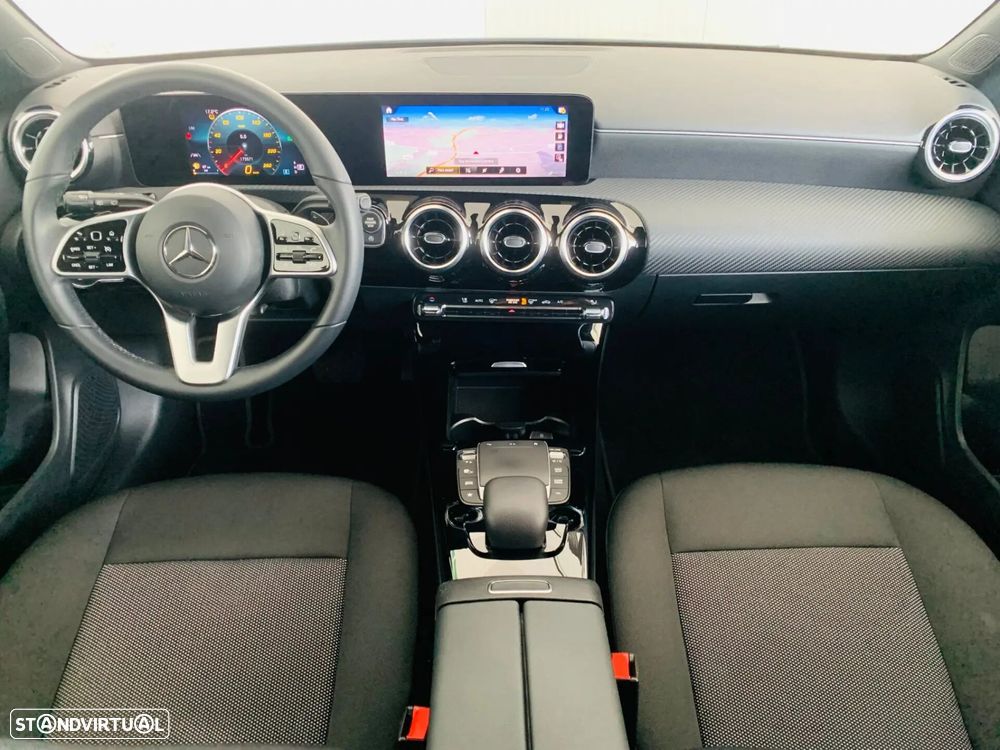 Mercedes-Benz CLA 180 7G-DCT Progressive - 33