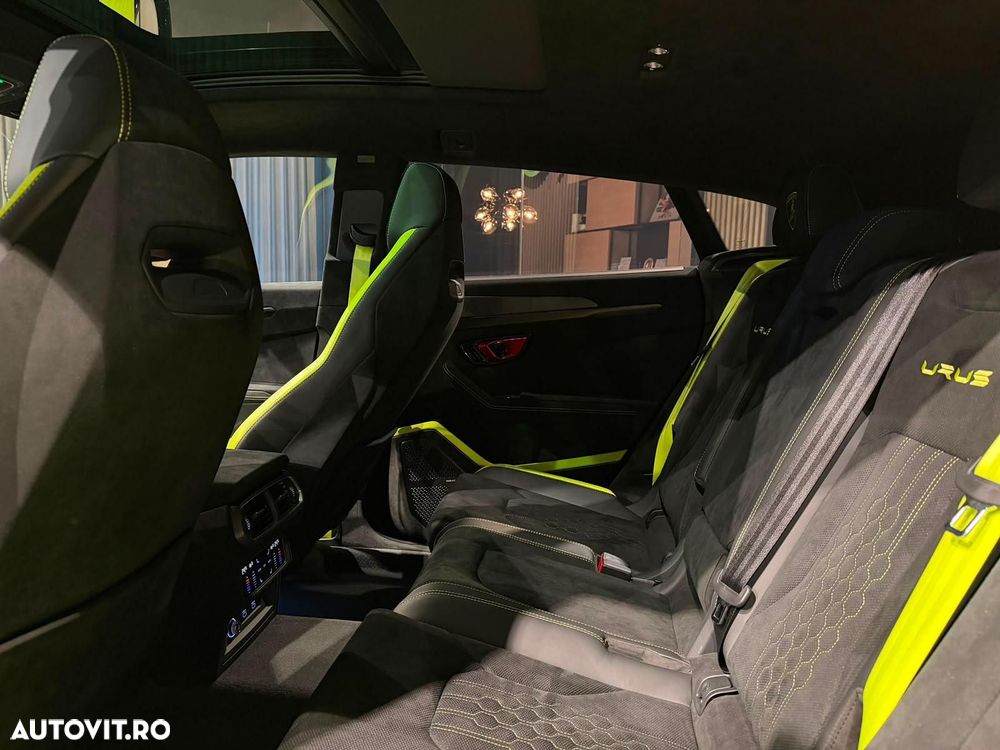 Lamborghini URUS - 16