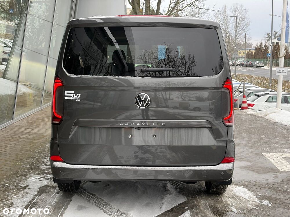 Volkswagen Nowa Caravelle Caravelle Style silnik: 2,0 l TDI 170 KM / skrzynia biegów: 8-biegowa automatyczna rozstaw osi: 3500 mm - 4