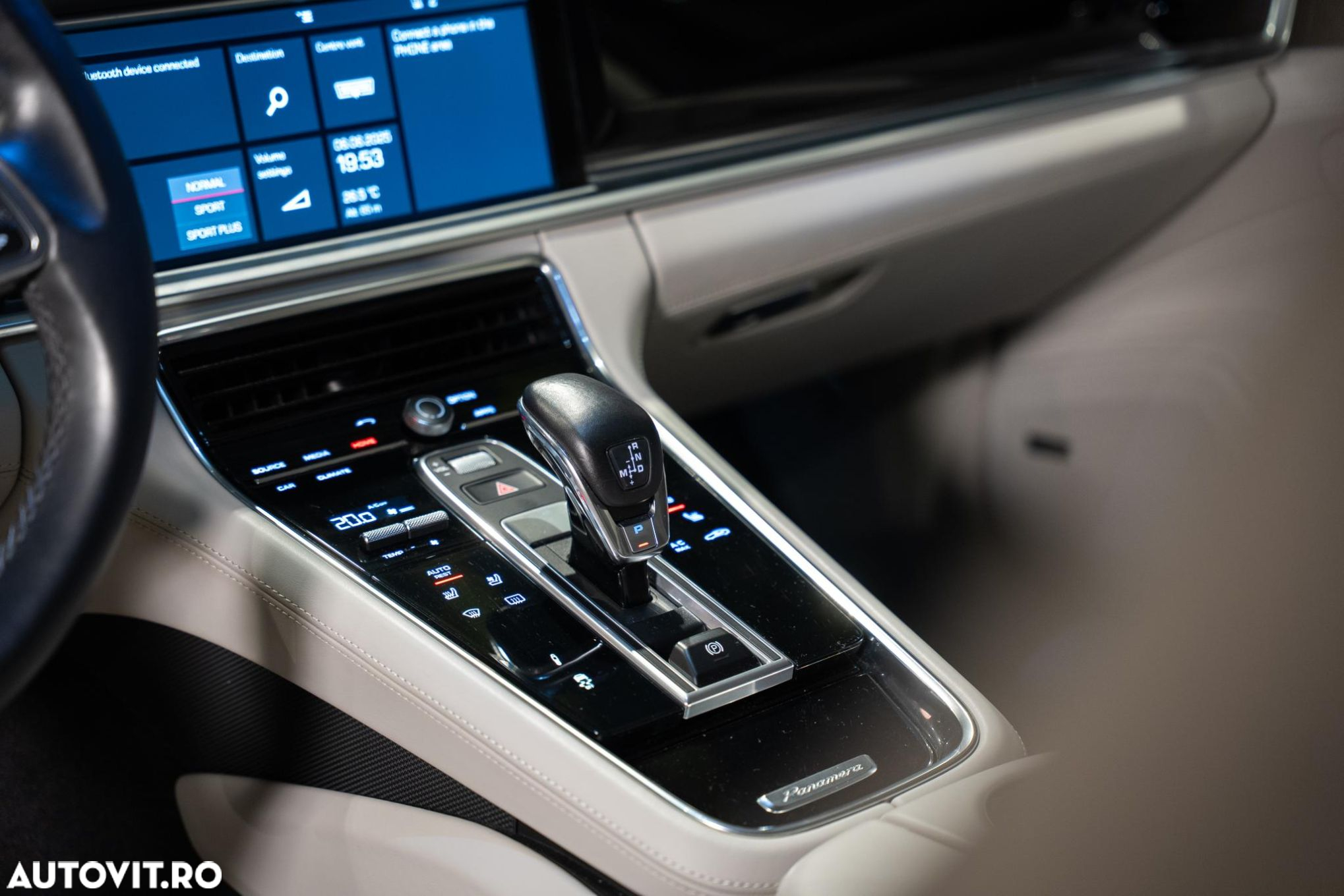 Porsche Panamera - 25