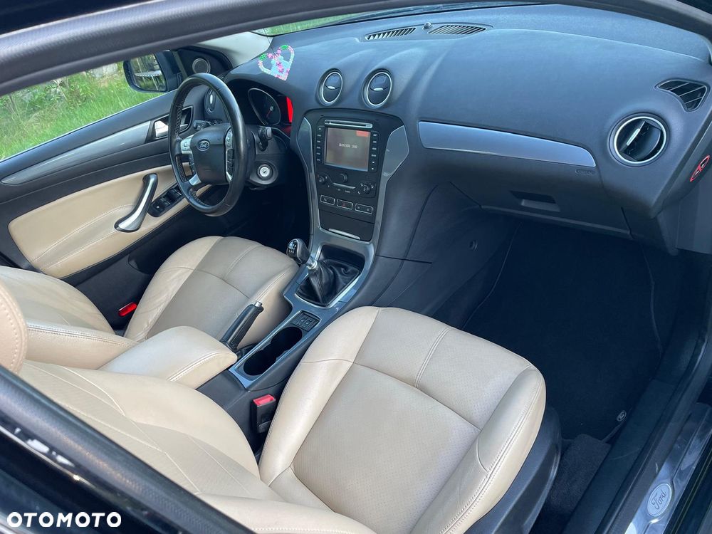 Ford Mondeo 2.0 TDCi Ambiente - 21