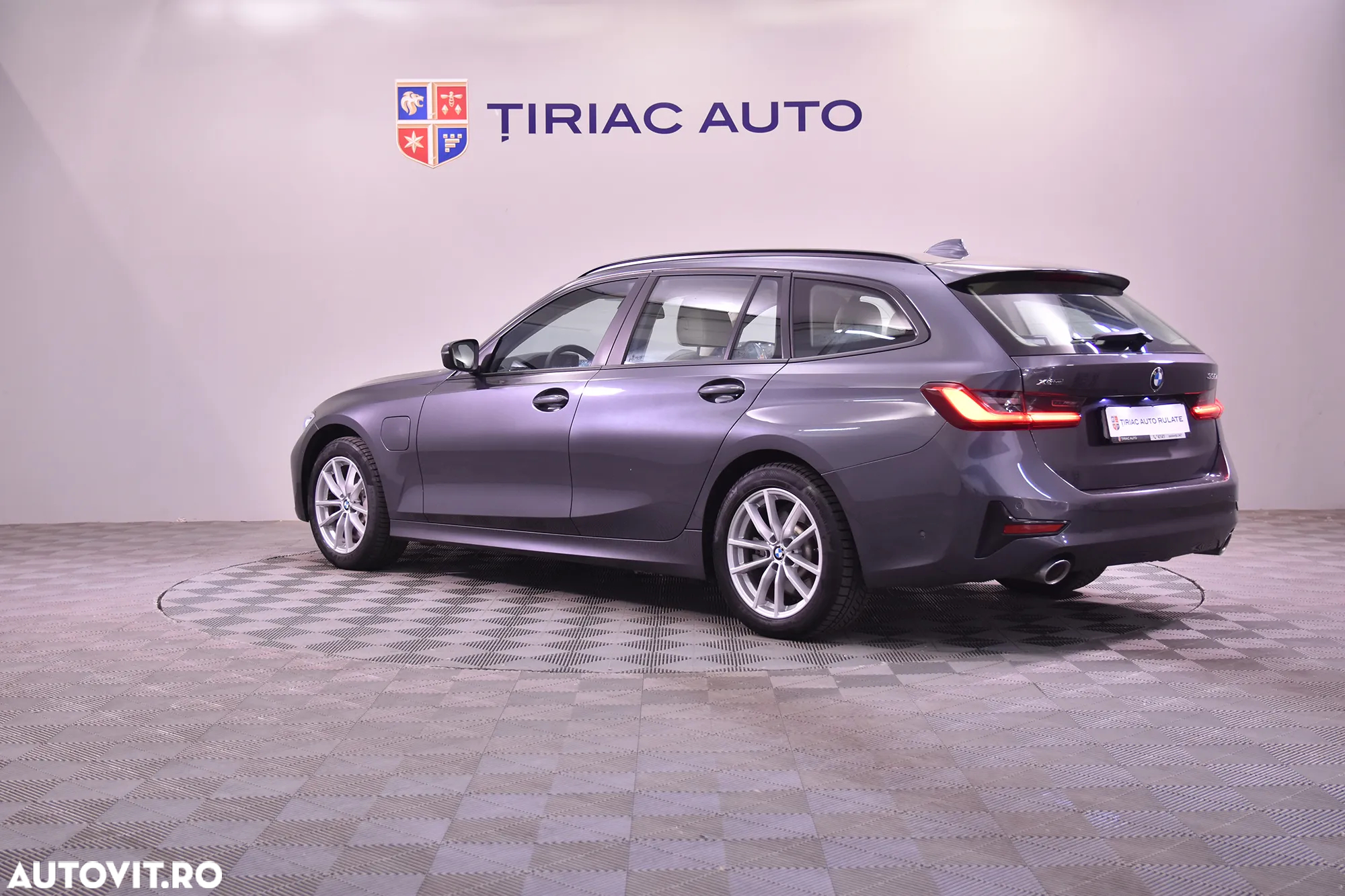 BMW Seria 3 330e xDrive AT PHEV - 3