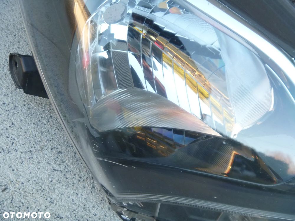 TOYOTA YARIS III LIFT 2017 LAMPA PRAWA  ZWYKŁA ORYGINAŁ - 4