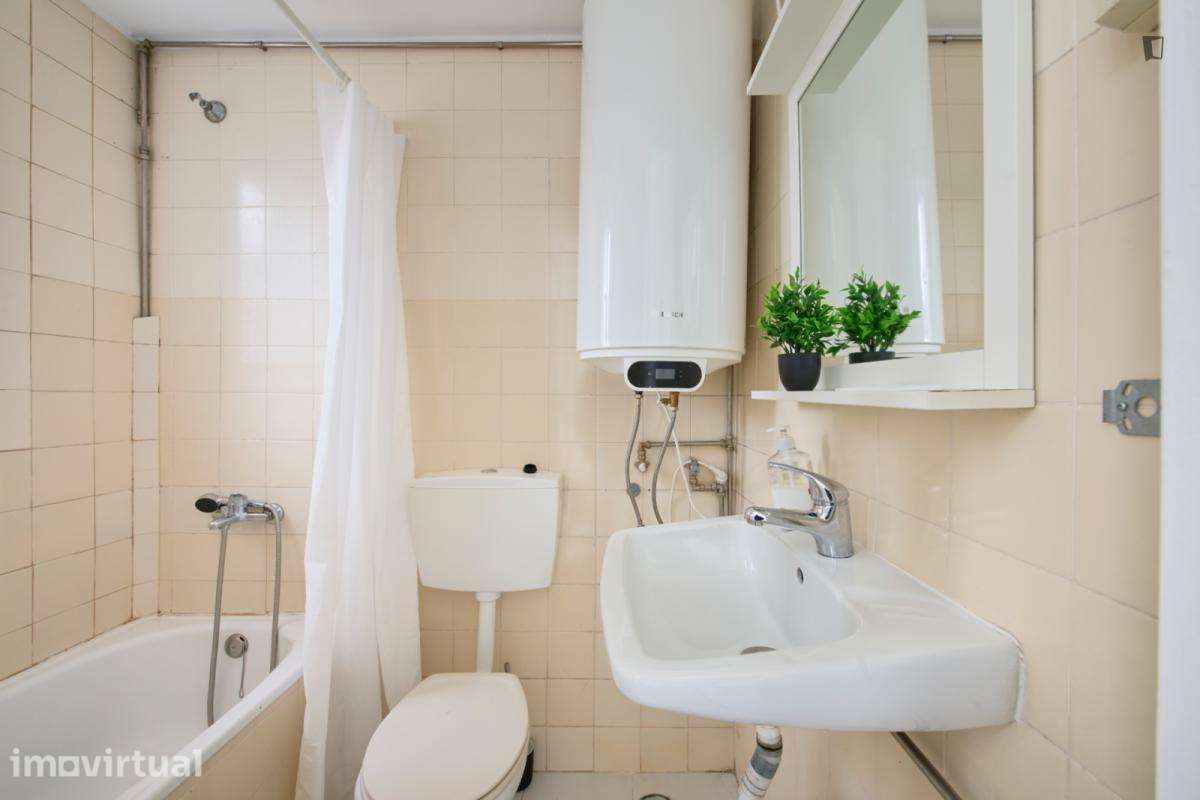 Quarto - localizado em Entrecampos Lisbon - Grande imagem: 2/38