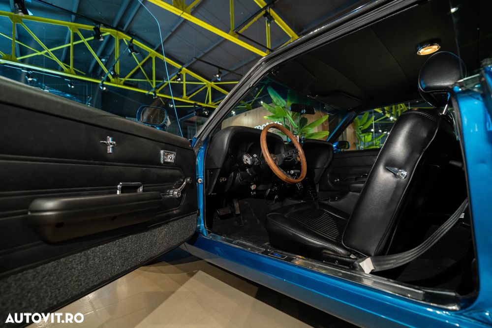 Ford Mustang - 31