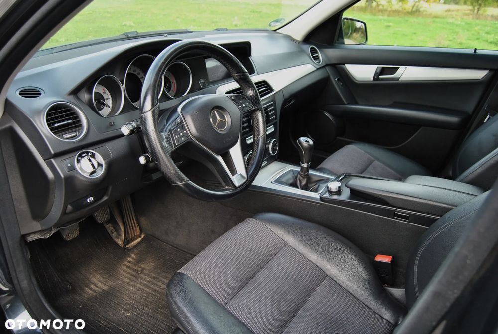 Mercedes-Benz Klasa C 180 CDI Avantgarde Edition - 5