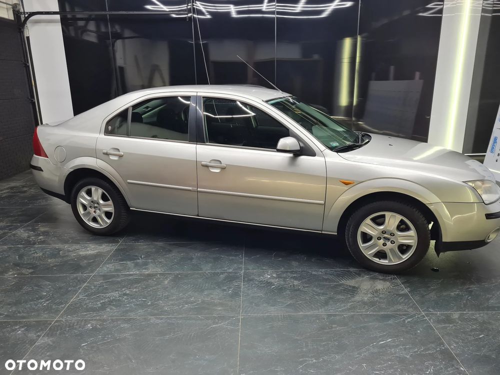Ford Mondeo 1.8 Ghia X - 1