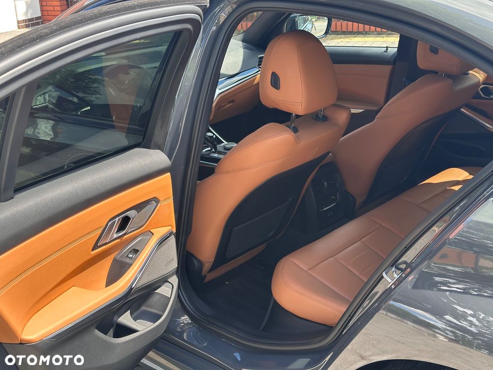BMW Seria 3 M340i xDrive sport - 13