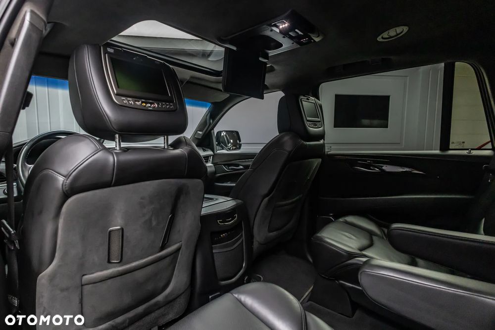 Cadillac Escalade 6.2 V8 AWD AT Platinum - 28