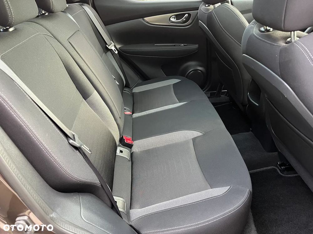 Nissan Qashqai 1.5 dCi N-Connecta - 26