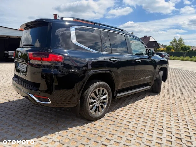 Toyota Land Cruiser - 4