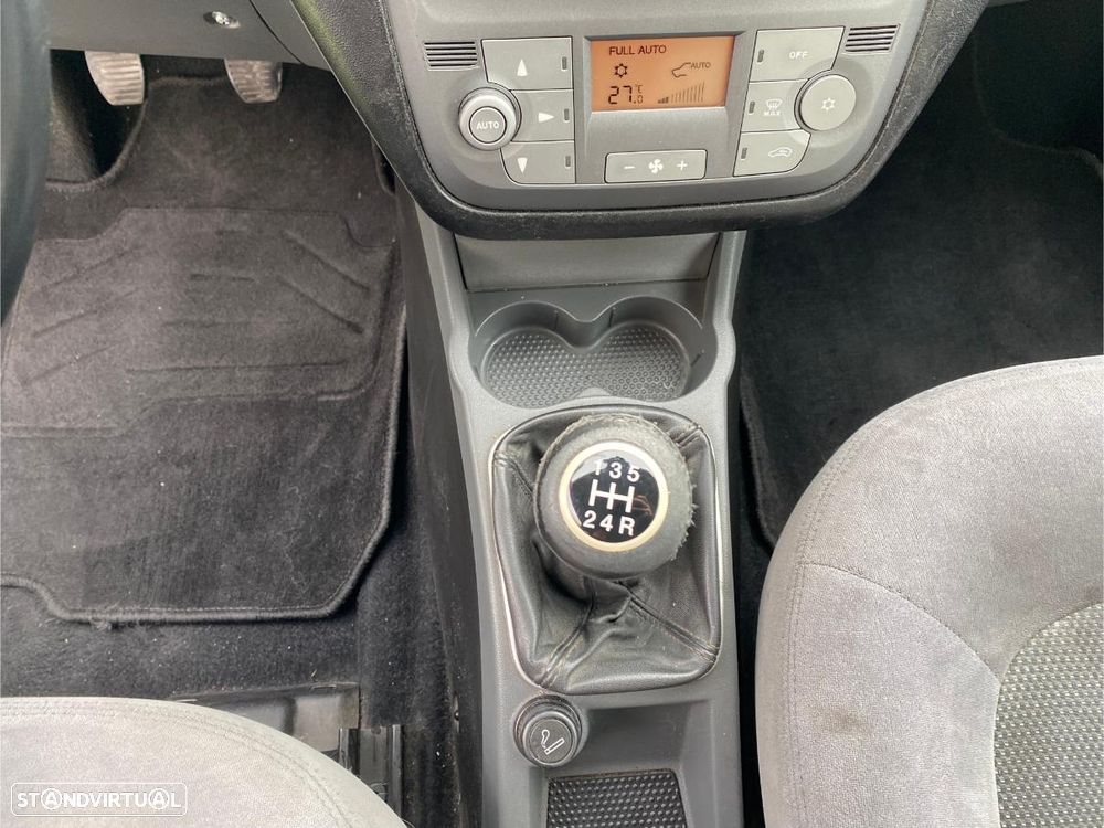 Fiat Linea 1.3 M-Jet Emotion - 23