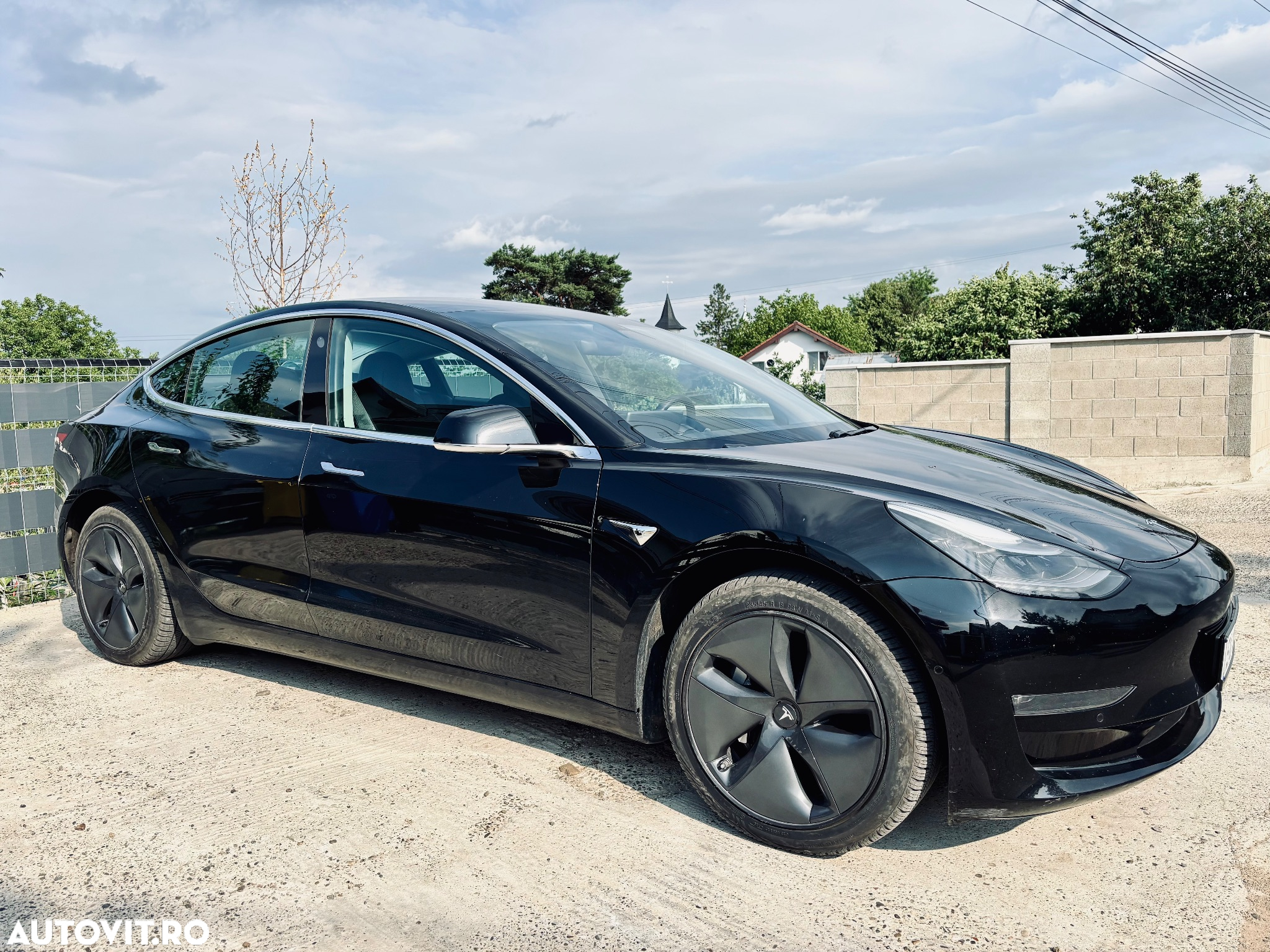 Tesla Model 3 Standard Reichweite Plus Hinterradantrieb - 3