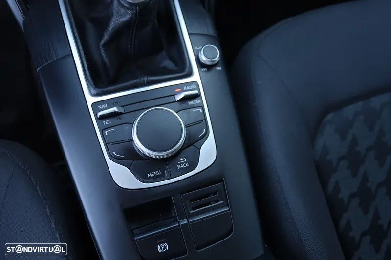 Audi A3 1.6 TDI Attraction Ultra - 9