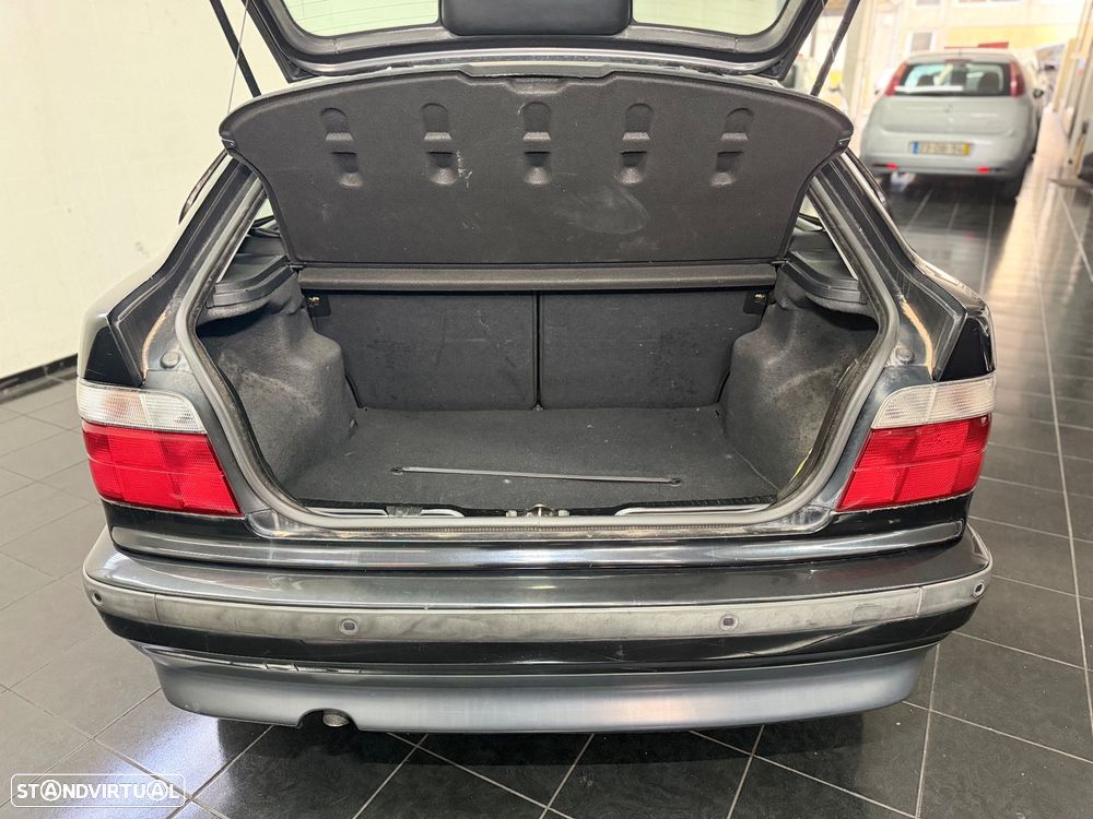 BMW 318 tds Compact M Sport - 9
