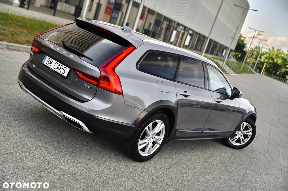 Volvo V90 Cross Country D4 AWD Geartronic - 4