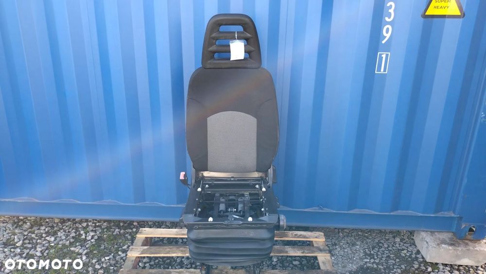 FOTEL KIEROWCY PNEUMATYCZNY EUROPA POMPOWANY IVECO DAILY 99- NO GF1/010 - 1