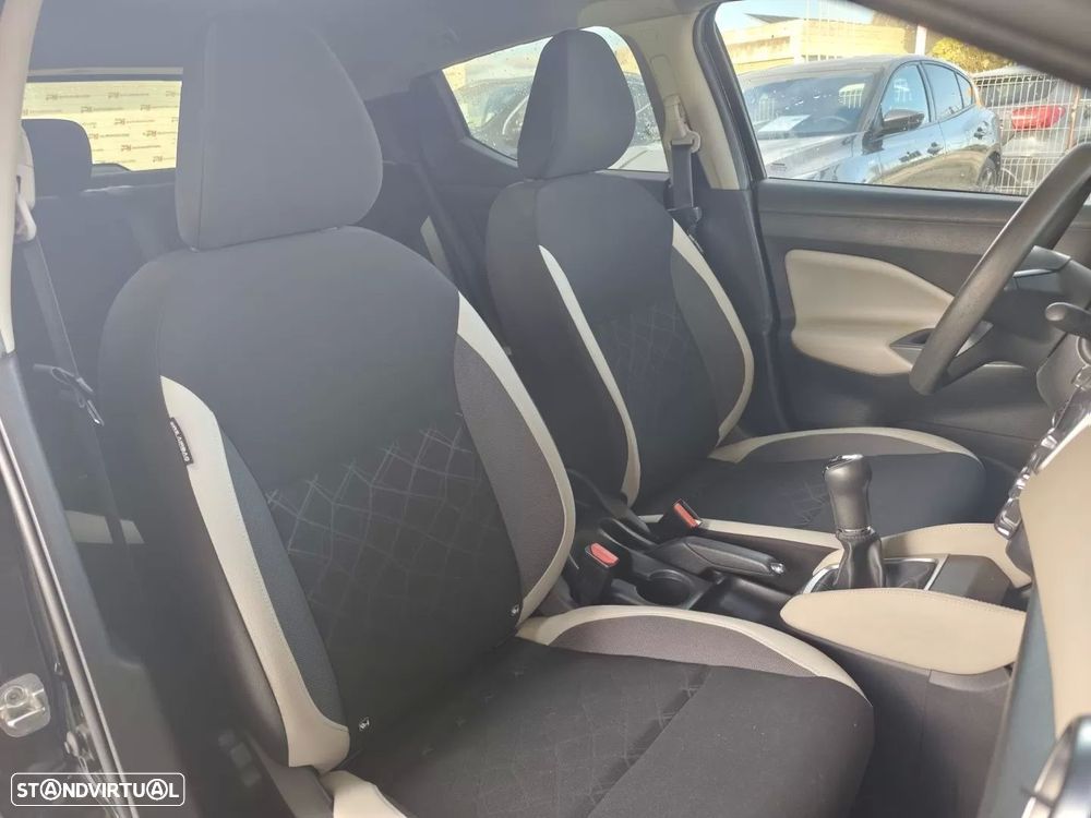Nissan Micra 1.0 G Acenta - 11