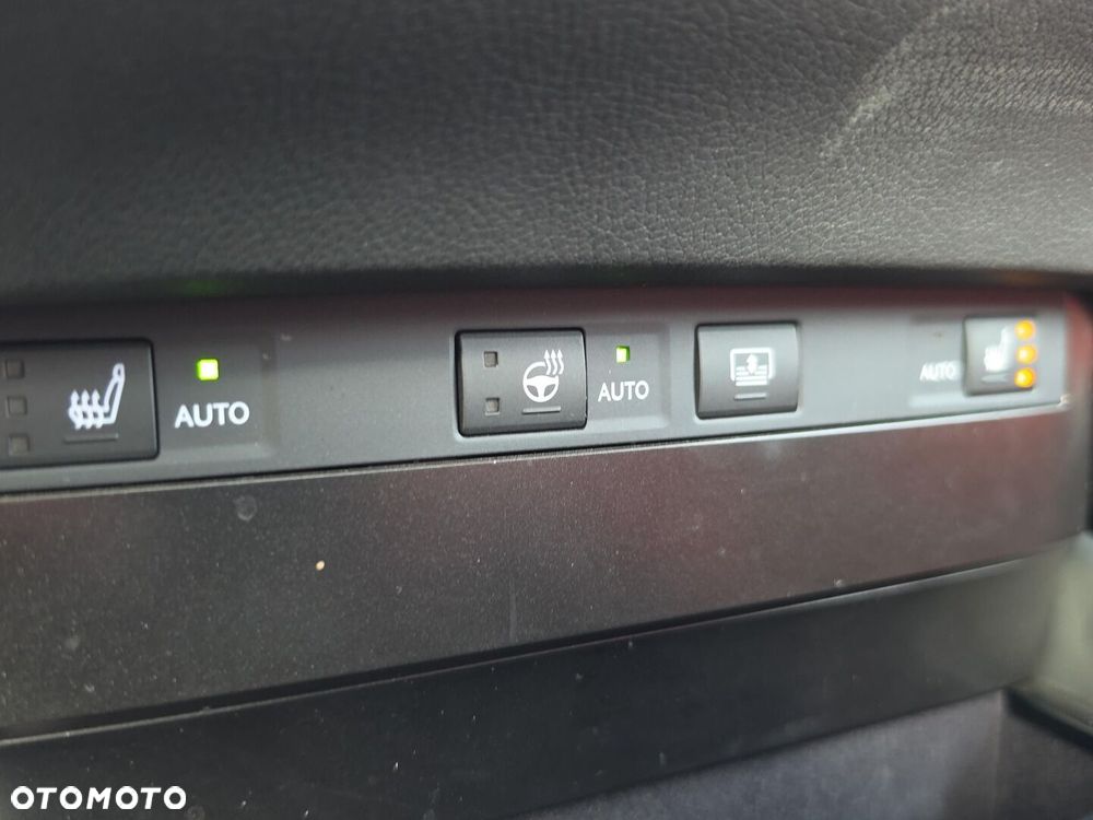 Lexus ES 300h F Sport Edition - 22