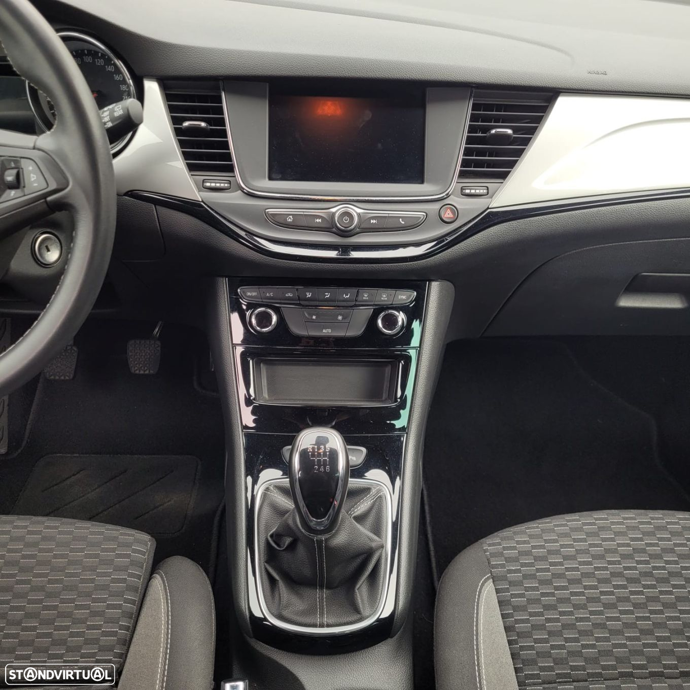 Opel Astra 1.2 T GS Line S/S - 10