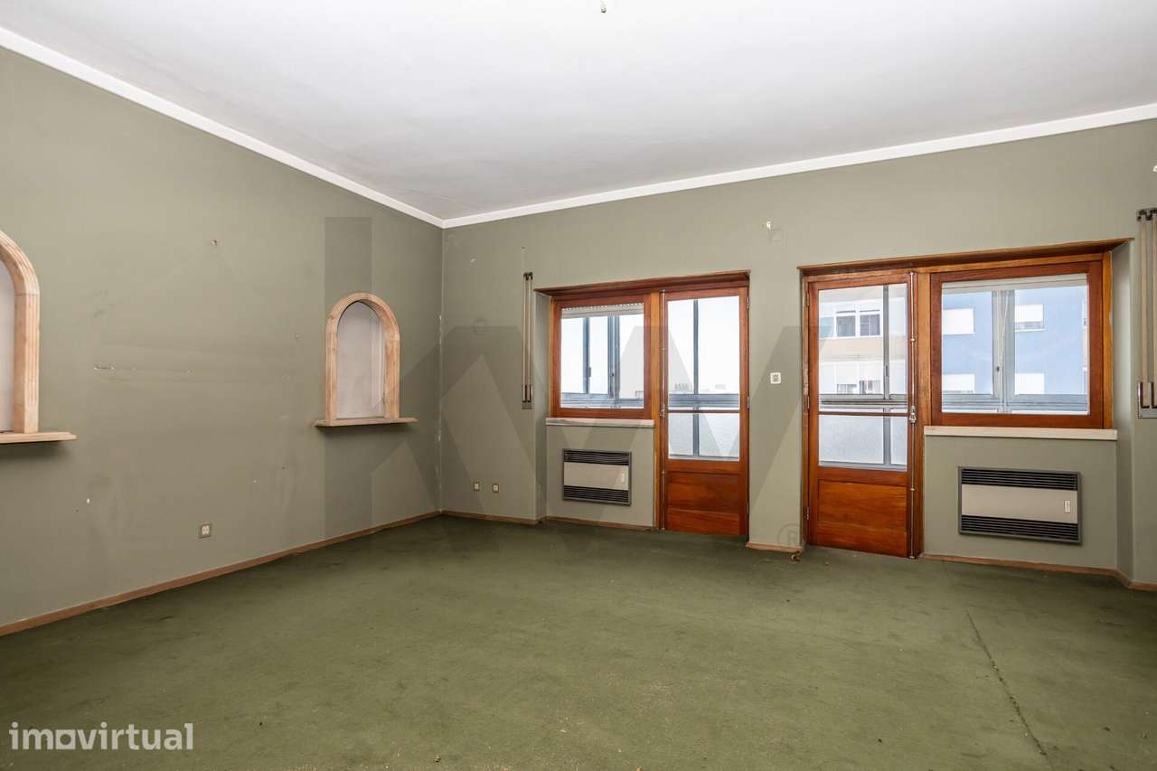 Apartamento T4 sito  na Praceta Sebastião da Gama, Cacilhas - Grande imagem: 2/42