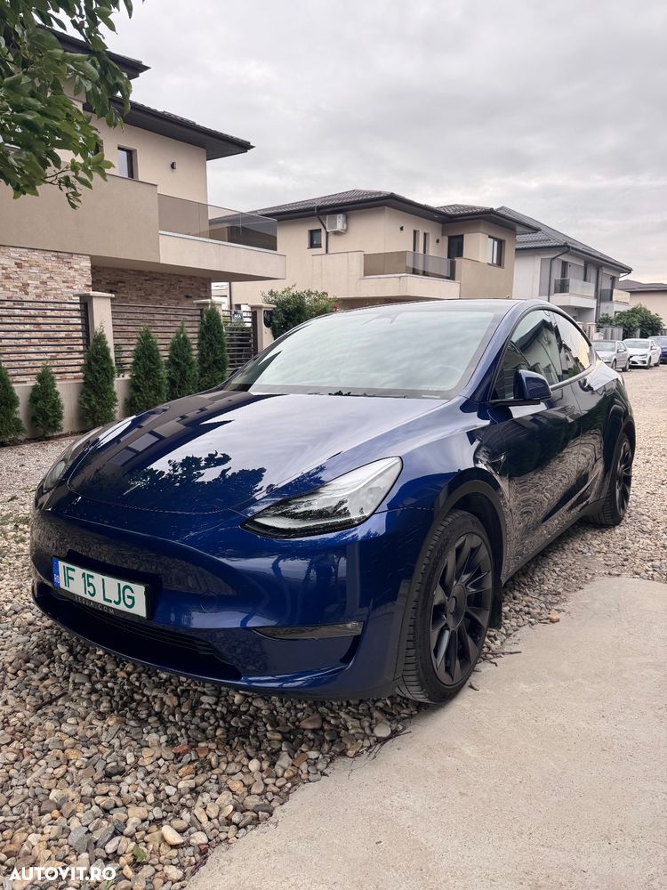 Tesla Model Y - 3