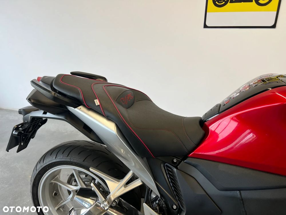 Honda VFR - 27