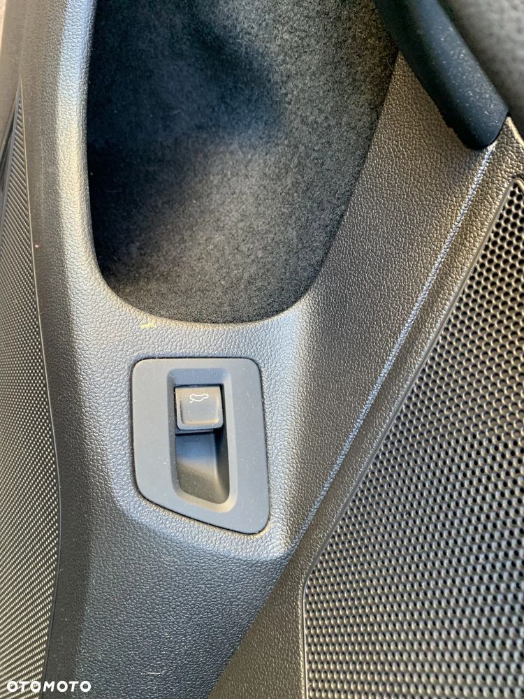 Volkswagen Passat - 16