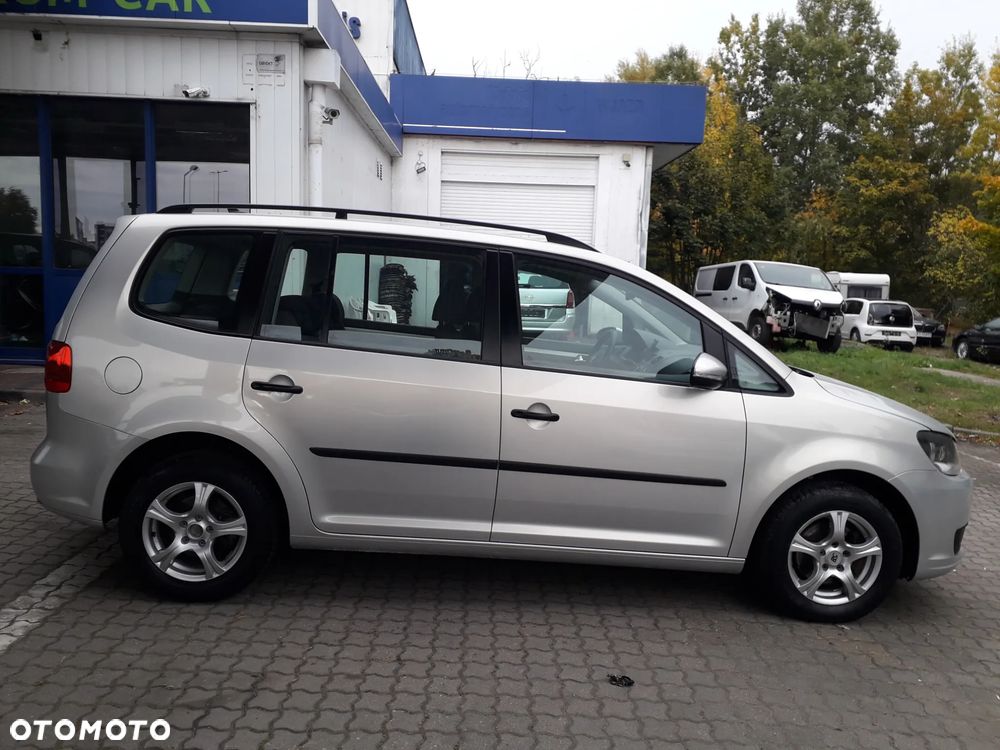 Volkswagen Touran - 22