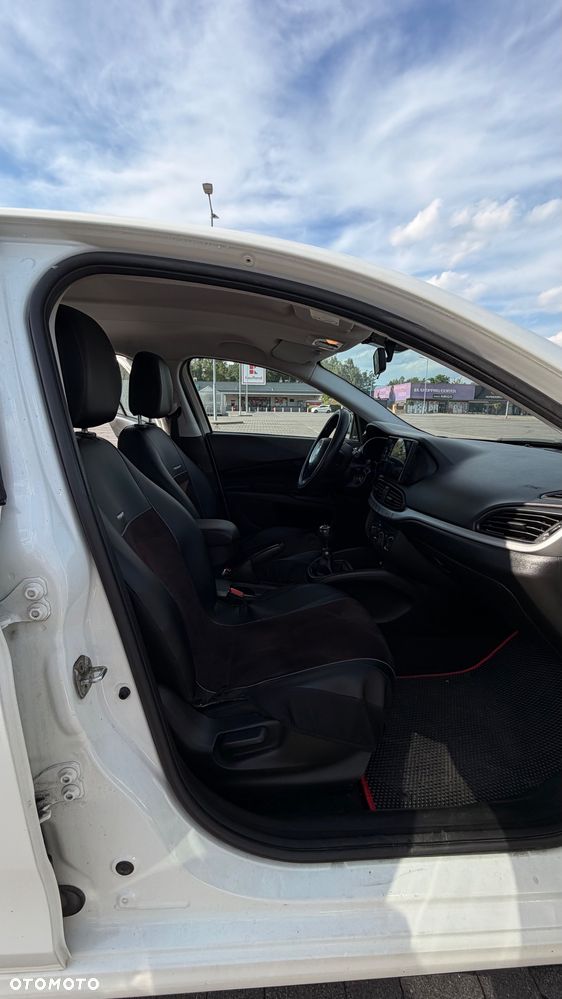 Fiat Tipo - 12