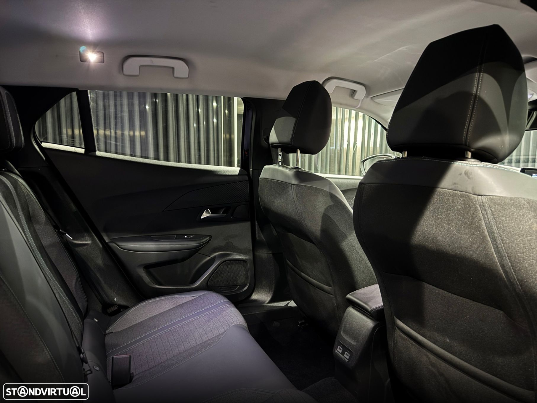 Peugeot 2008 1.2 PureTech Allure Pack EAT8 - 34