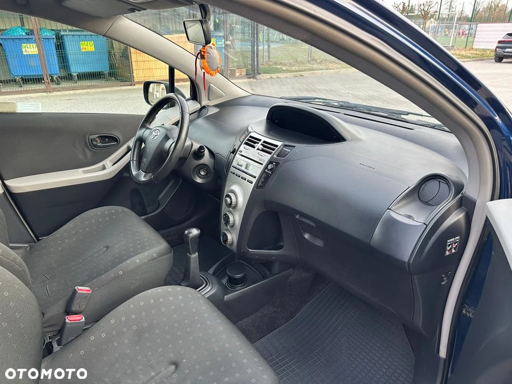 Toyota Yaris 1.3 Luna A/C - 11