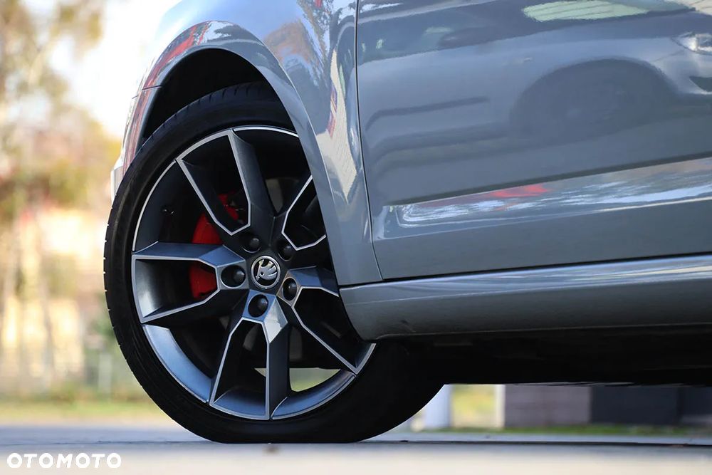 Skoda Octavia 2.0 TDI SCR 4x4 RS DSG - 36